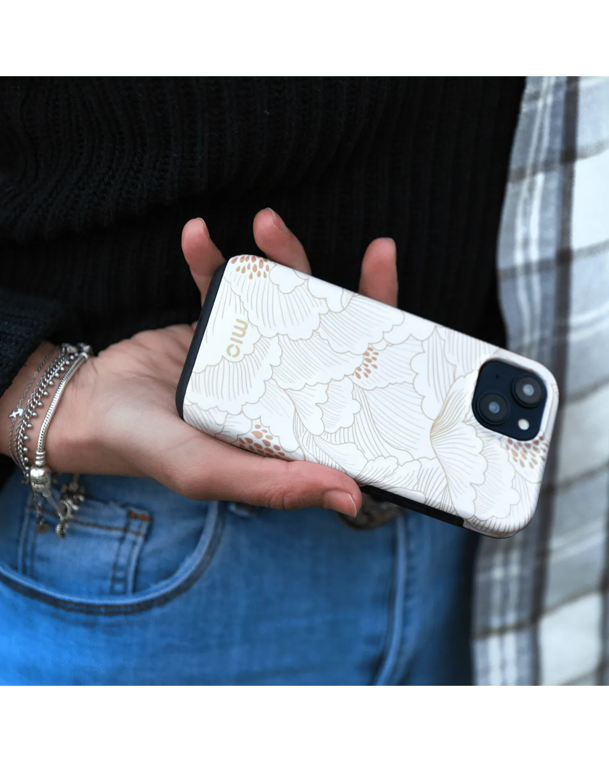 Mio White Roses telefoonhoesje met lanyard-optie - stijlvol en praktisch voor dagelijks gebruik.