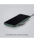 Flexibele matgroene Gelly Case op draadloze lader, compatibel met Samsung Galaxy S23 Ultra.